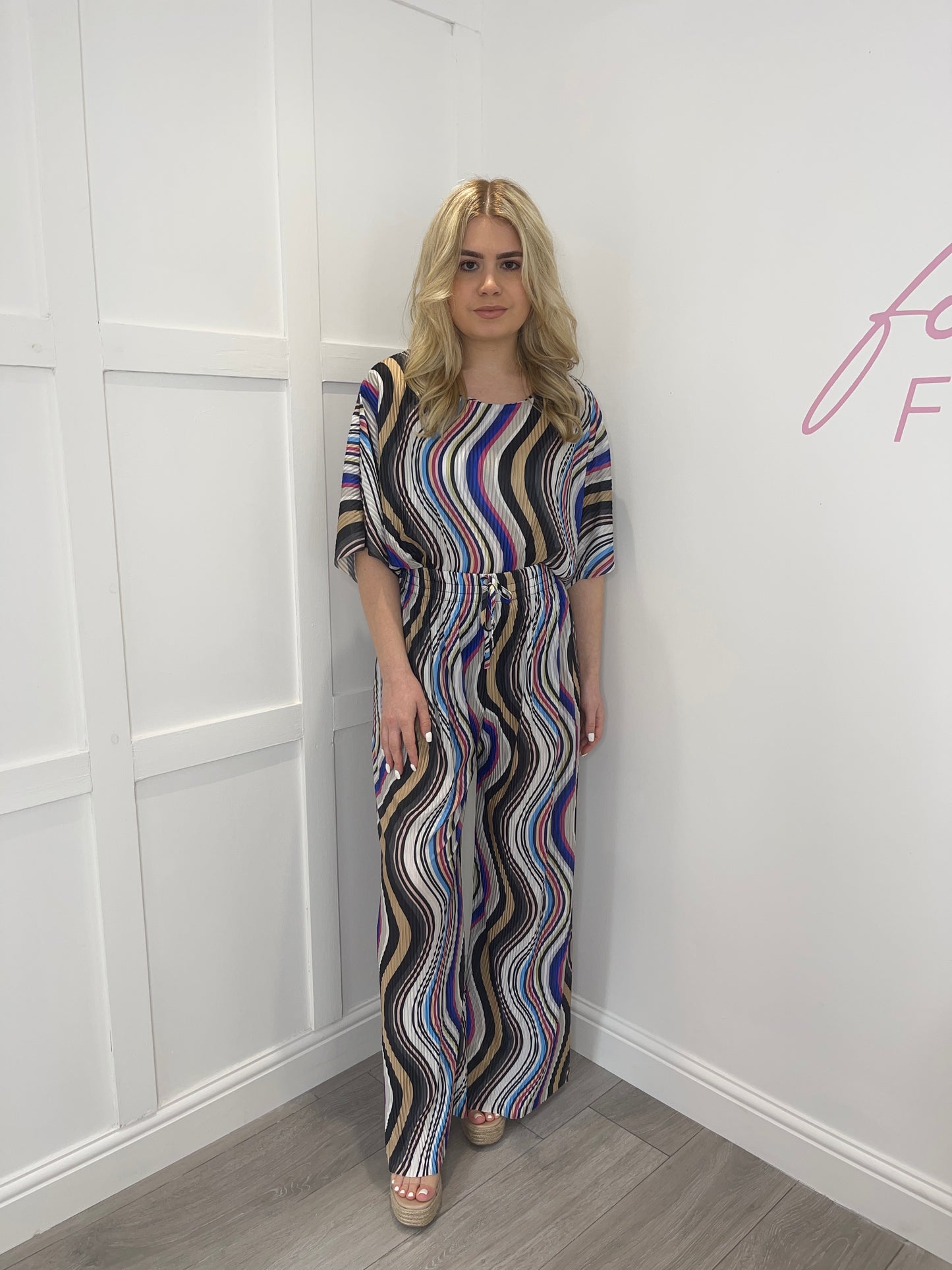 GINA Black Wavy Pleated Co Ord Set