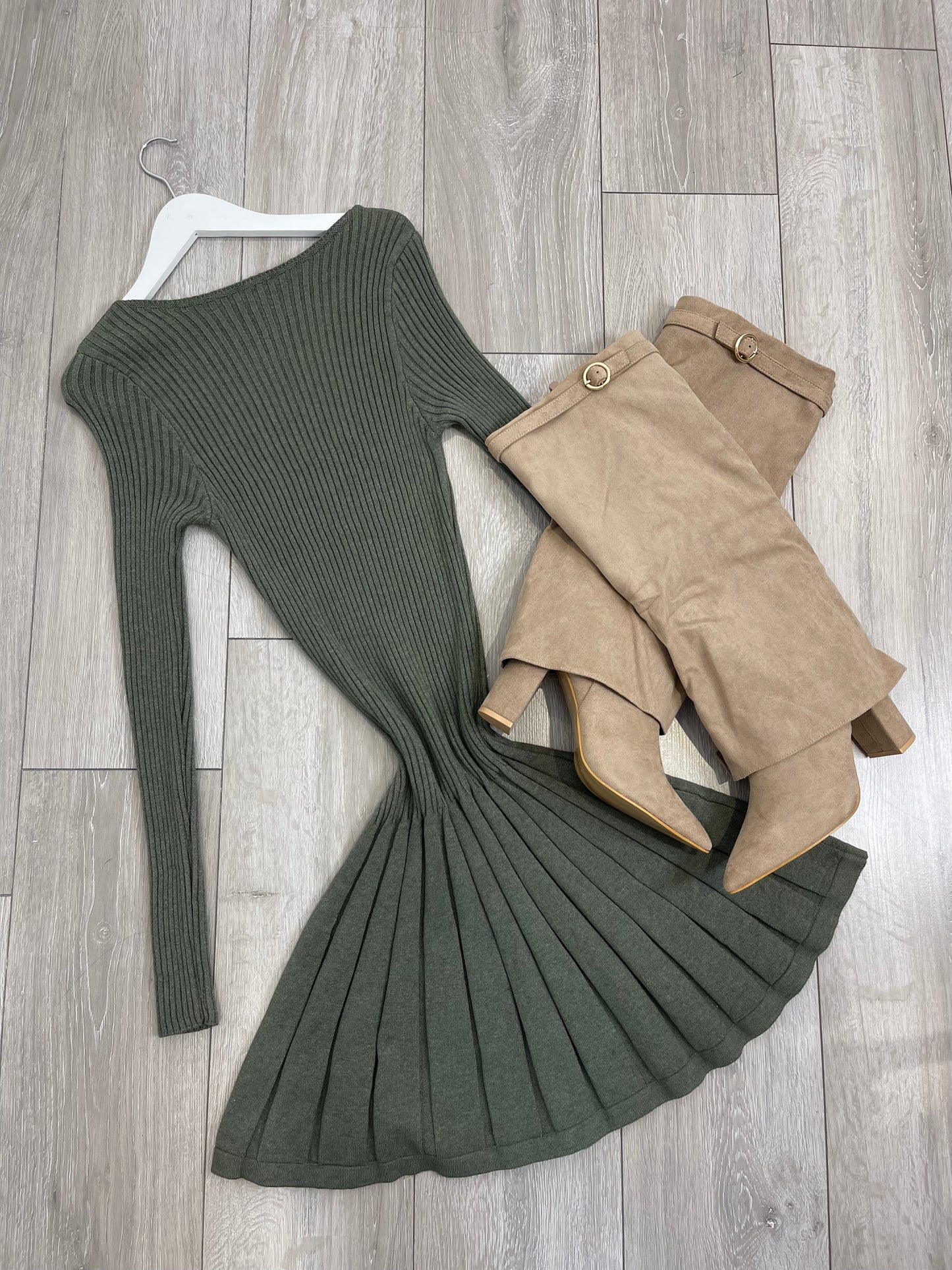 VIENNA Premium Knitted Khaki Midi Dress