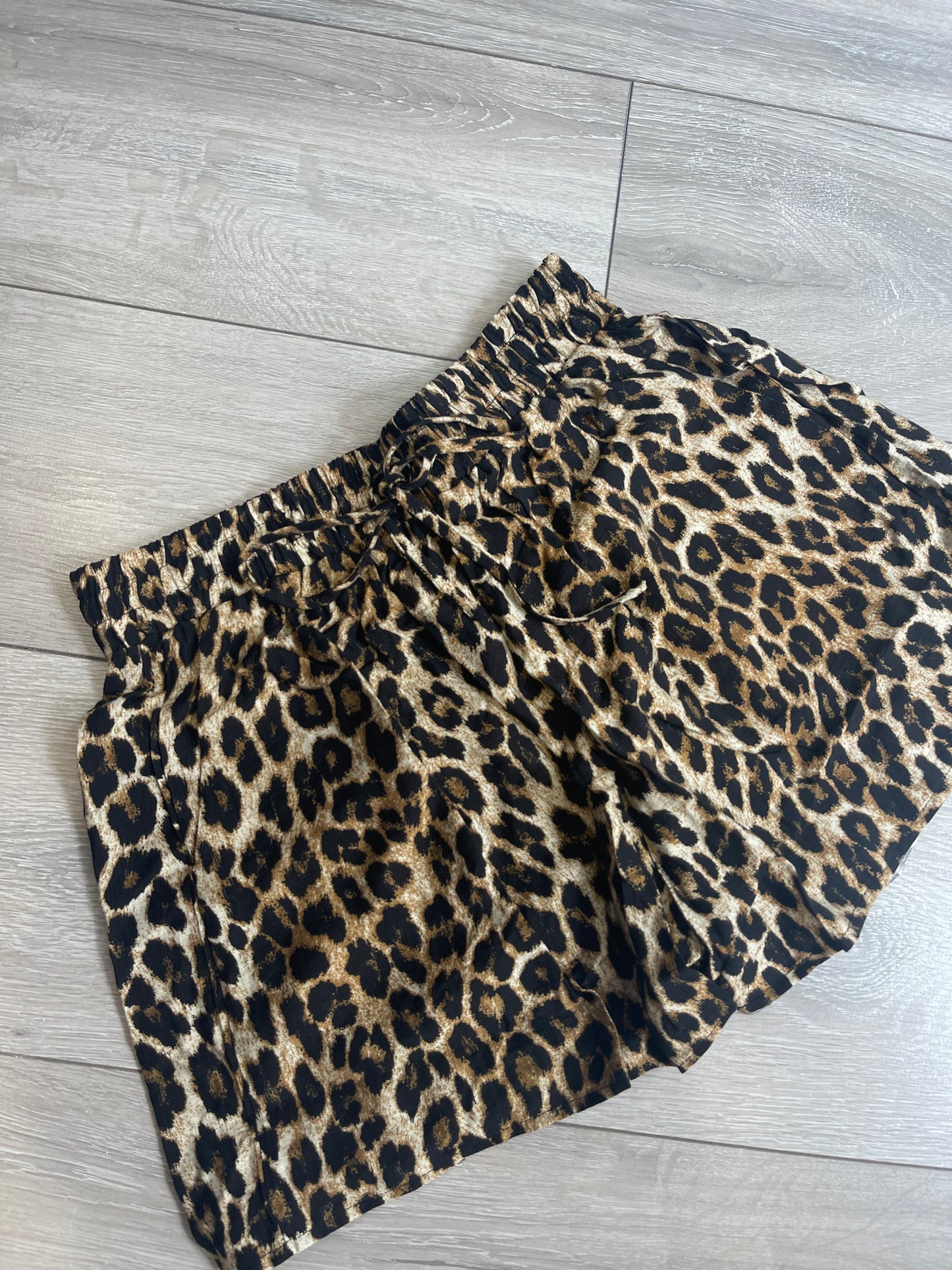 MILEY Leopard Print Tie Shorts