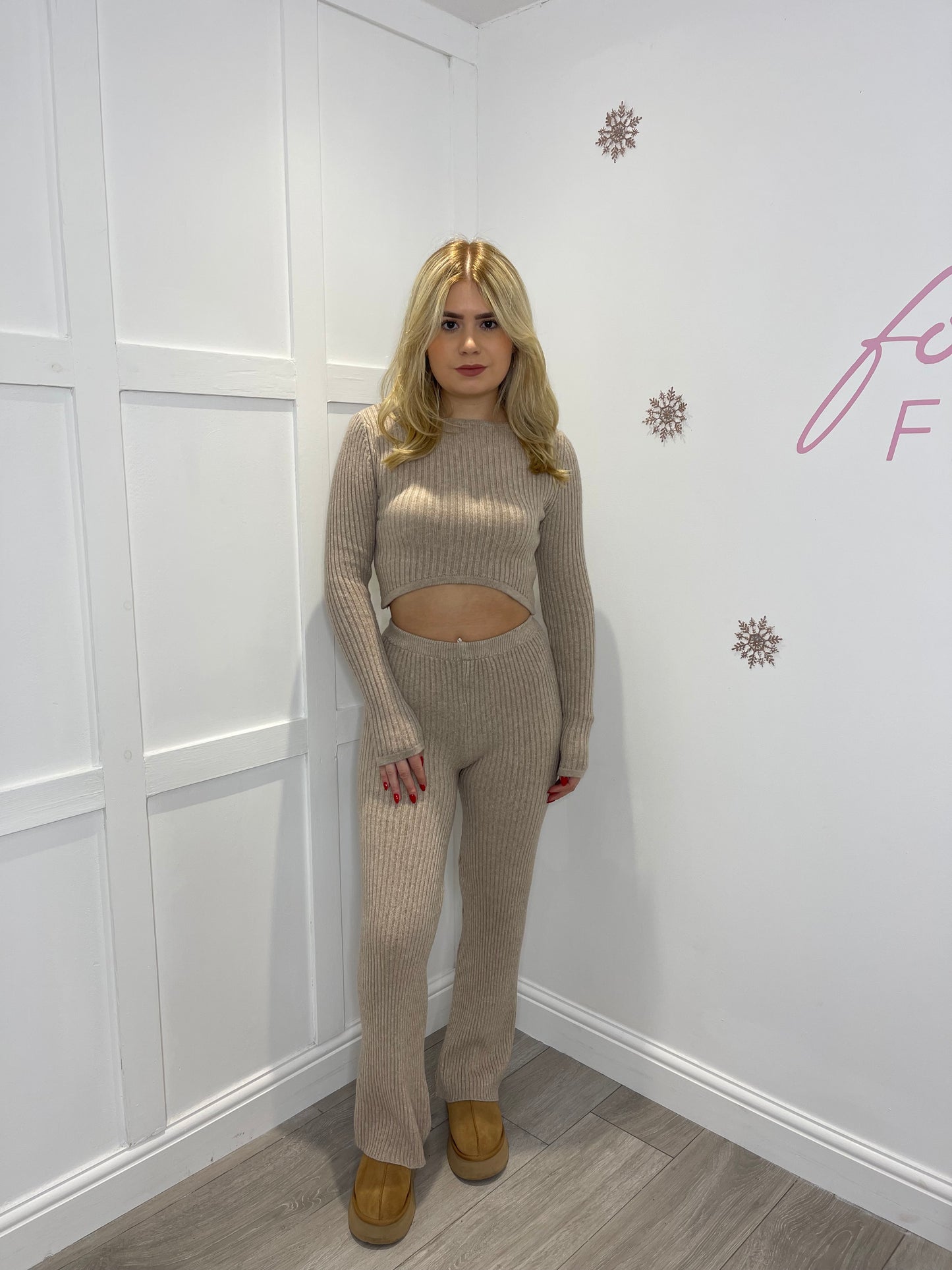 GIGI Premium Knitted Mocha Cropped Loungewear Set