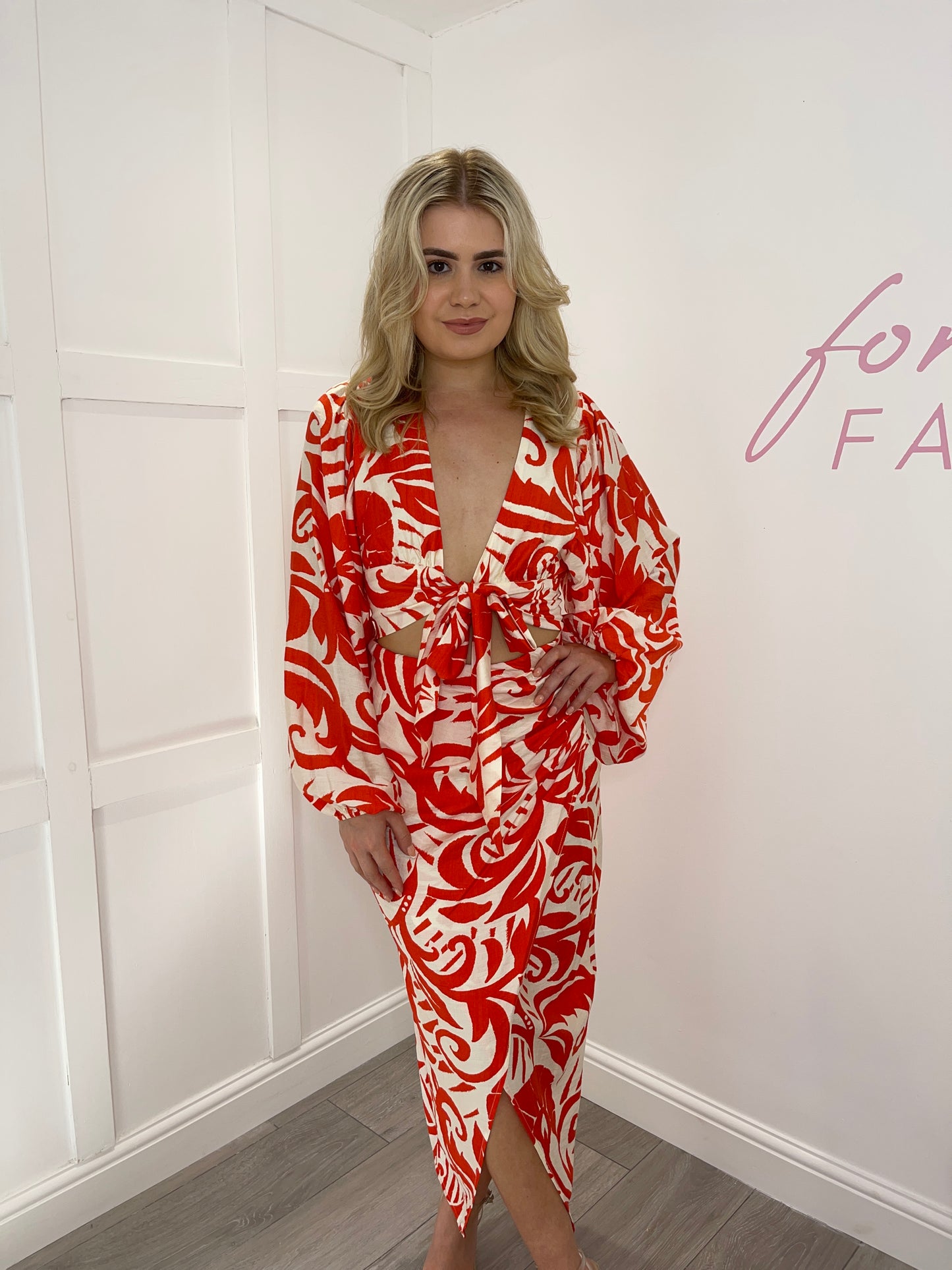 IONA Linen Red Leaf Pattern Co Ord Set