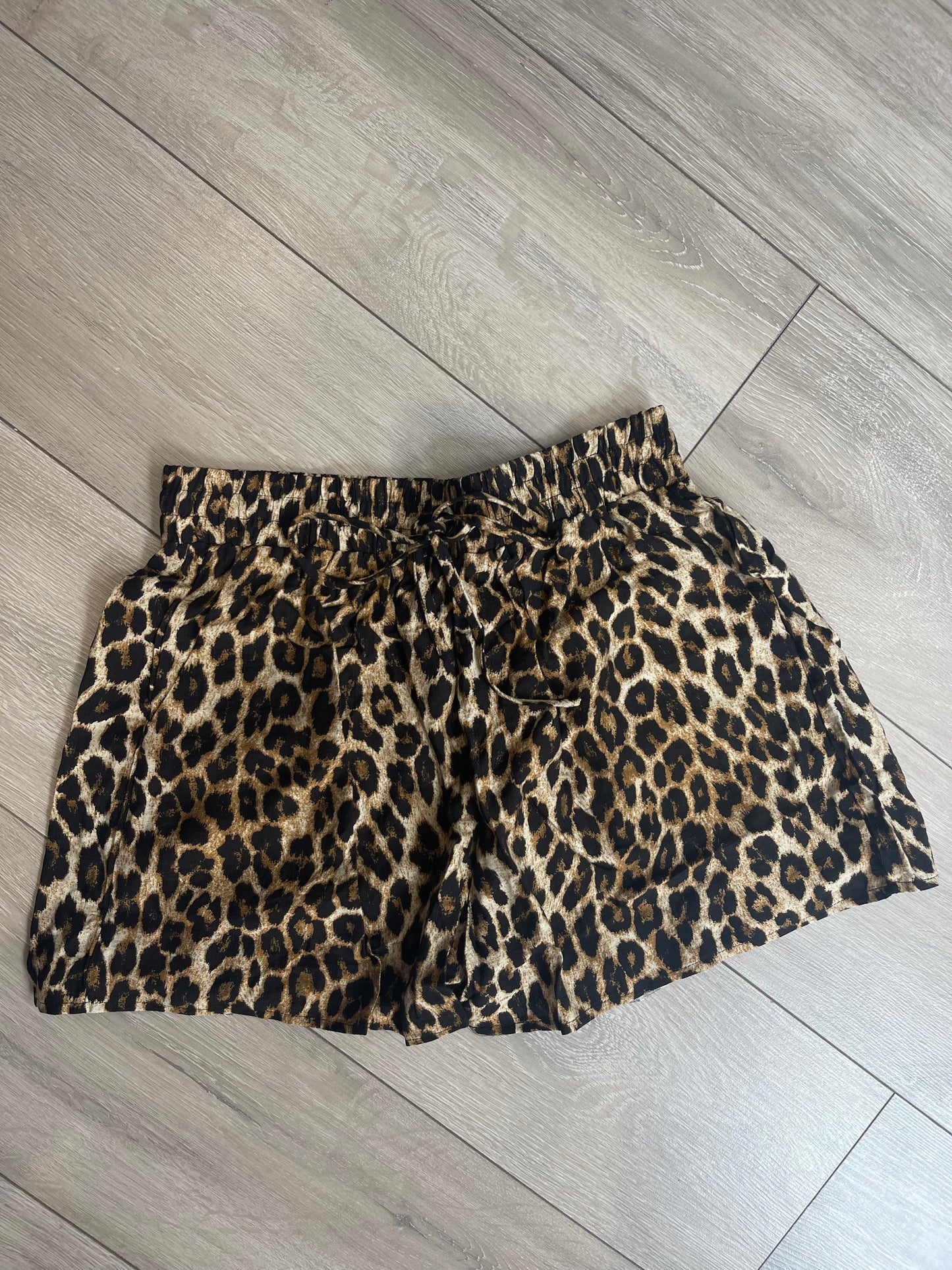 MILEY Leopard Print Tie Shorts