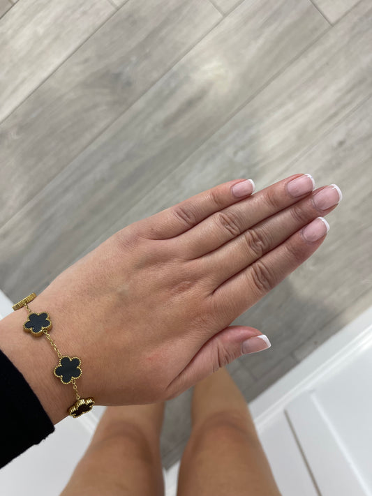 DAISY Black Clover Style Bracelet